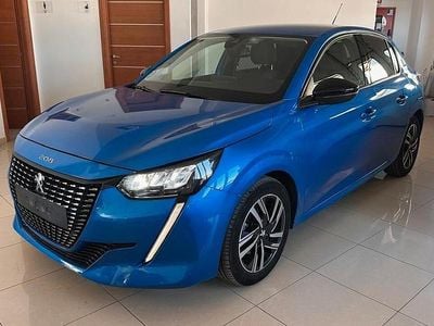 Usata Peugeot 208 Allure 100 CV (73 kW) 2023 Blu Utilitaria