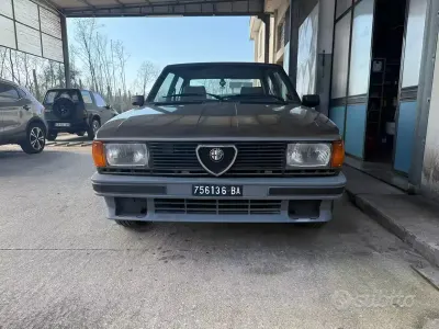 Usata Alfa Romeo Giulietta 109 CV (80 kW) 1983 Marrone Berlina