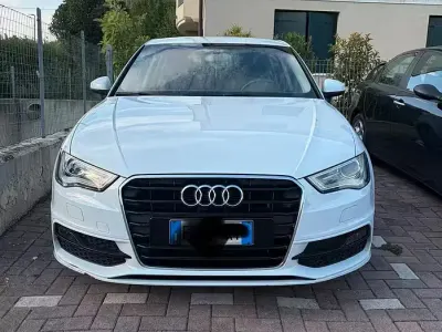 Usata Audi A3 S-Line 110 CV (80 kW) 2015 Bianco Berlina