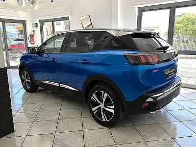 Usata Peugeot 3008 Allure 131 CV (96 kW) 2022 Bluazzurro SUV