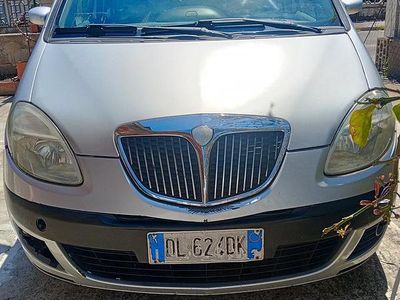 Usata Lancia Musa 90 CV (66 kW) 2007 Grigio Monovolume