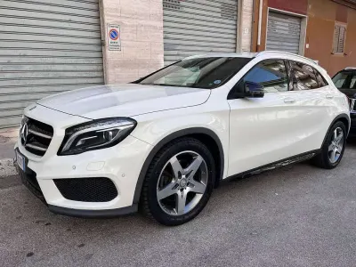 Usata Mercedes GLA220 170 CV (125 kW) 2015 Bianco SUV