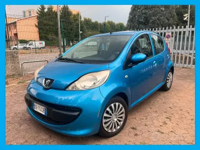 Usata Peugeot 107 68 CV (50 kW) 2006 Bluazzurro Utilitaria