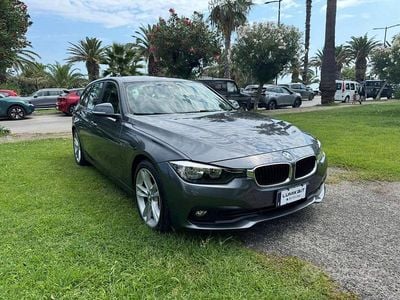 Usata BMW 318 Luxury Line 150 CV (110 kW) 2016 Grigio scuro Station wagon