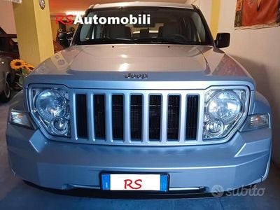 Usata Jeep Cherokee Sport 177 CV (130 kW) 2009 Grigio SUV