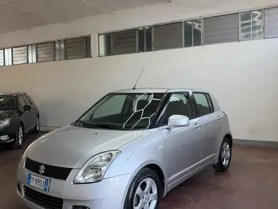 Second-hand Suzuki Swift GLX 92 CP (67 kW) 2005 Gri Hatchback