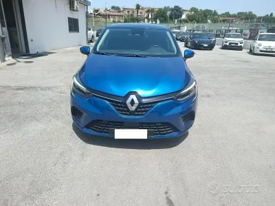 Usata Renault Clio V Life 91 CV (66 kW) 2021 Blu Berlina