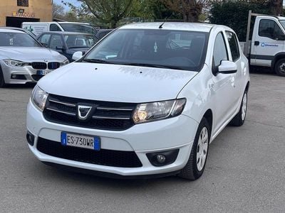 Usata Dacia Sandero Lauréate 75 CV (55 kW) 2014 Bianco Berlina