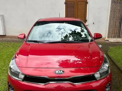 Begagnad Kia Rio 84 HK (61 kW) 2020 Röd Sedan
