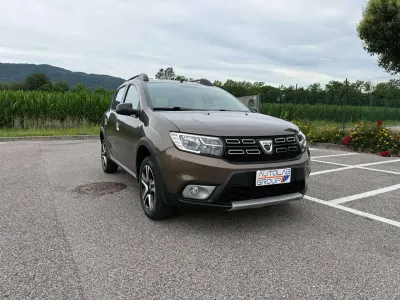 Usata Dacia Sandero Stepway 90 CV (66 kW) 2018 Brun vison Berlina