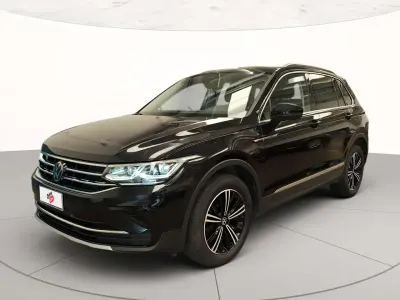 Usata VW Tiguan Elegance 150 CV (110 kW) 2024 Deep black perlato SUV