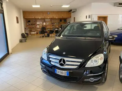 Usata Mercedes B180 109 CV (80 kW) 2009 Nero Monovolume