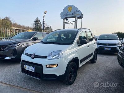 Usata Fiat Panda 4x4 Wild 86 CV (63 kW) 2021 Bianco pastello Utilitaria