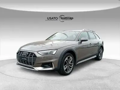 Usata Audi A4 Allroad Ambiente 204 CV (150 kW) 2021 Grigio terra metallizzato Station wagon