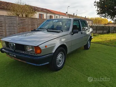Usata Alfa Romeo Giulietta 118 CV (86 kW) 1980 Grigio Berlina