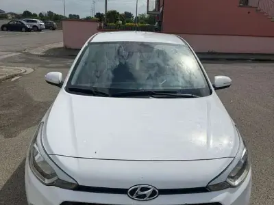 Usata Hyundai i20 Comfort 75 CV (55 kW) 2016 Utilitaria