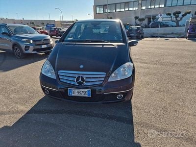 Usata Mercedes A180 Avantgarde 109 CV (80 kW) 2010 Nero Berlina
