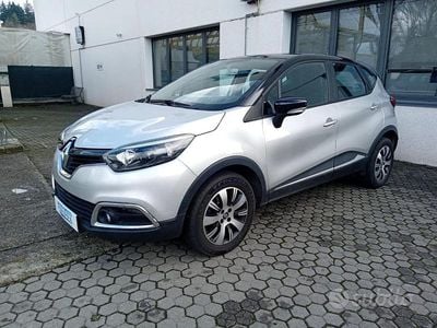 Usado Renault Captur 90 CV (66 kW) 2017 Gris SUV