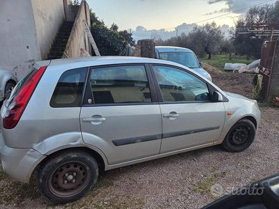 Usata Ford Fiesta 2007 Grigio Berlina