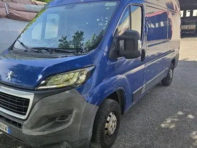 Usata Peugeot Boxer 101 CV (74 kW) 2014 Furgone