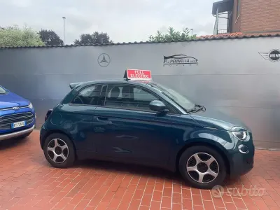 Usata Fiat 500e Icon 42 kW (58 CV) 2022 Verde Berlina