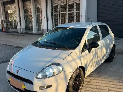 Usata Fiat Grande Punto 65 CV (47 kW) 2007 Grigio Utilitaria
