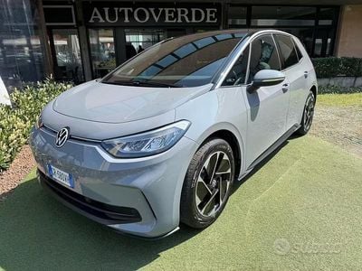 Usata VW ID.3 Life 150 kW (204 CV) 2023 Grigio Utilitaria