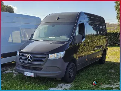 Usata Mercedes Sprinter 114 CV (83 kW) 2020 Marrone Furgone