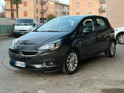 Usata Opel Corsa Innovation 90 CV (66 kW) 2018 Nero Utilitaria