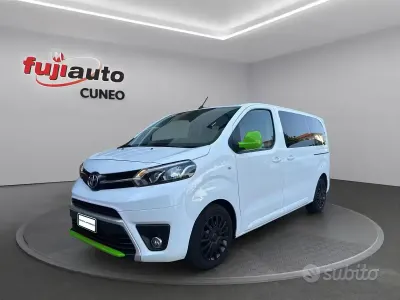 Usata Toyota Proace Verso Lounge 120 CV (88 kW) 2019 Bianco Station wagon