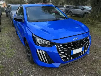 Gebraucht Peugeot 208 Allure 101 PS (74 kW) 2024 Blau Kleinwagen