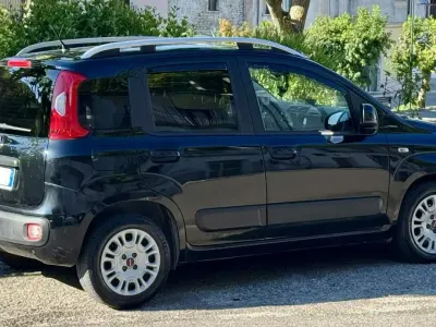 Usata Fiat Panda Lounge 69 CV (50 kW) 2013 Nero Utilitaria