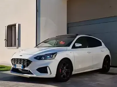 Usata Ford Focus ST-Line 120 CV (88 kW) 2019 Bianco Berlina