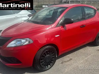 Usata Lancia Ypsilon 69 CV (50 kW) 2018 Rosso Utilitaria