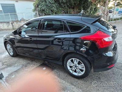 Usata Ford Focus 125 CV (91 kW) 2012 Nero Berlina