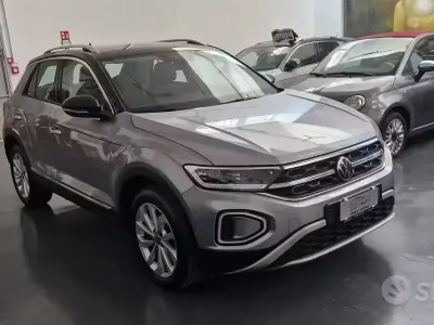 Usata VW T-Roc Style 150 CV (110 kW) 2023 Grigio SUV