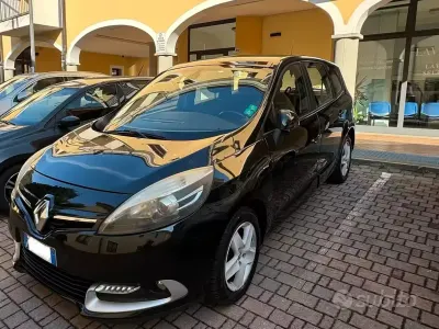 Usata Renault Scénic 110 CV (80 kW) 2015 Nero Monovolume