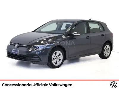 Usata VW Golf VIII Life 116 CV (85 kW) 2024 Grigio Utilitaria