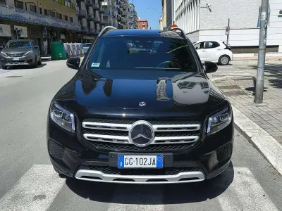 Usata Mercedes GLB180 Business 116 CV (85 kW) 2021 Nero SUV