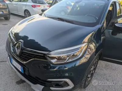 Usata Renault Captur 95 CV (69 kW) 2019 Bluazzurro SUV