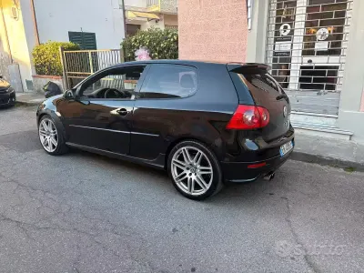 Usado VW Golf VI GTI 200 CV (147 kW) 2010 Negro Utilitario