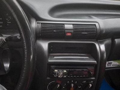 Usata Opel Astra 101 CV (74 kW) 1995 Verde Station wagon
