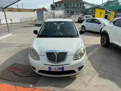 Usata Lancia Ypsilon 80 CV (58 kW) 2011 Bianco Utilitaria