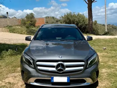 Usata Mercedes GLA200 136 CV (100 kW) 2014 Grigio SUV