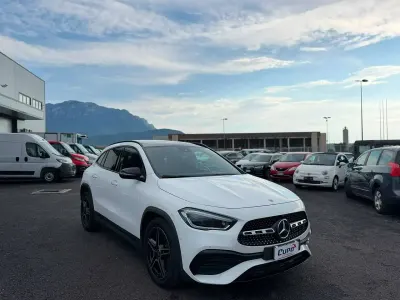 Usata Mercedes GLA200 Premium 150 CV (110 kW) 2022 Bianco SUV