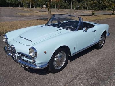 Käytetty Alfa Romeo Giulia Spider 92 HP (67 kW) 1962 Sininen Avoauto
