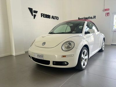 usata VW Beetle New1.9 TDI 105CV Cabrio Limited Red Edition