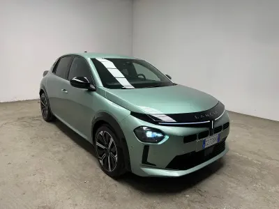 Usata Lancia Ypsilon 101 CV (74 kW) 2025 Verde Utilitaria