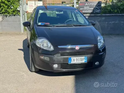 Occasion Fiat Grande Punto 77 ch (56 kW) 2010 Noir Citadine