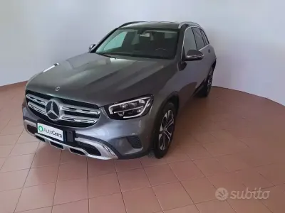 Usata Mercedes 200 Business 163 CV (119 kW) 2022 Grigio SUV